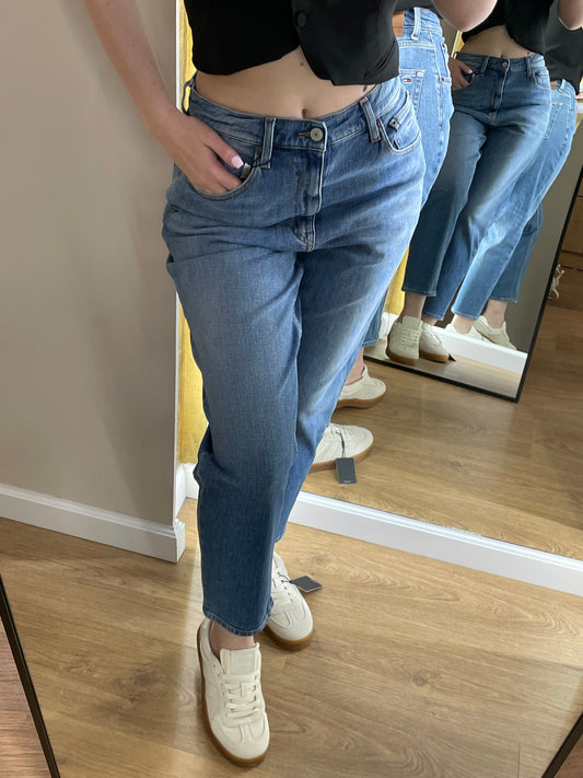 Jeans per vajza